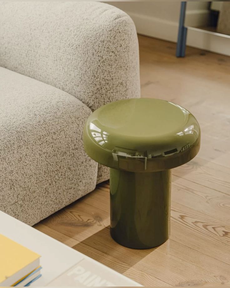 Moss Side Table detail